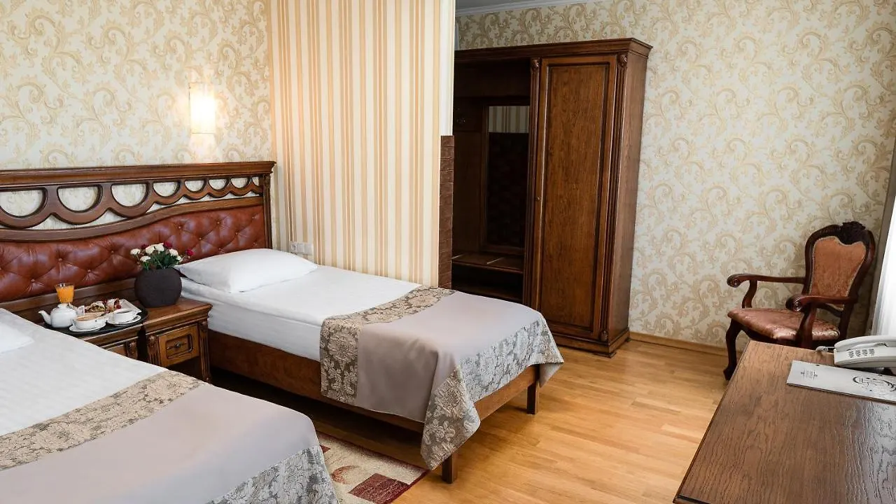 Hotel Leópolis 3*,  Ucrania